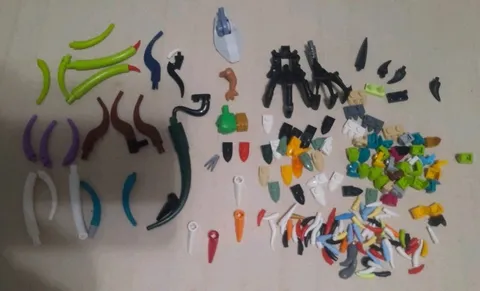 Lego Claw Fang Barb Horn Teeth Talon Tails Feet Multicolor 180pcs