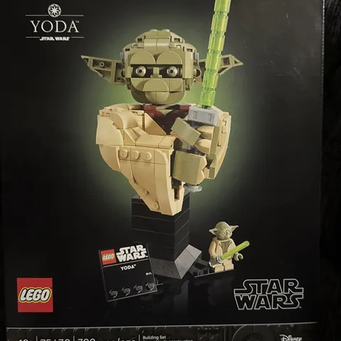 LEGO Star Wars Yoda Bust 75438 New Sealed