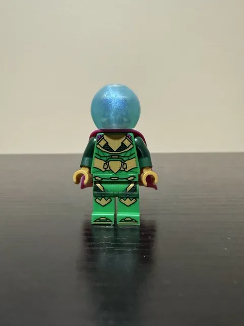 LEGO Marvel Mysterio Minifigure (sh1101) from The Daily Bugle set 76342