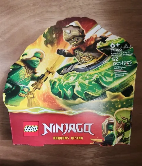 LEGO Ninjago 71850 Lloyd vs. Earth Monster Spinner