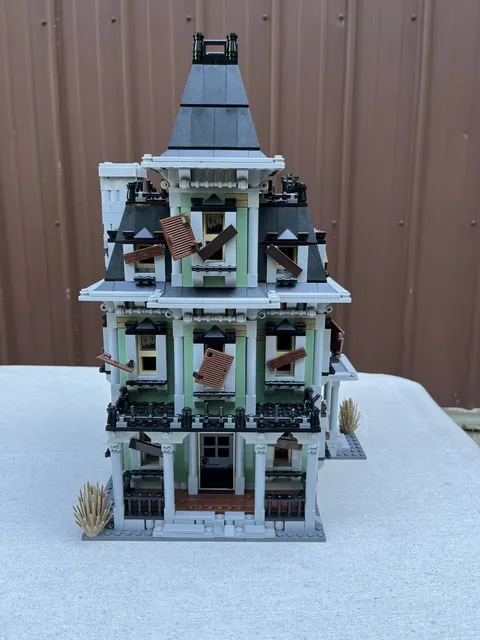 LEGO Monster Fighters: Haunted House (10228)