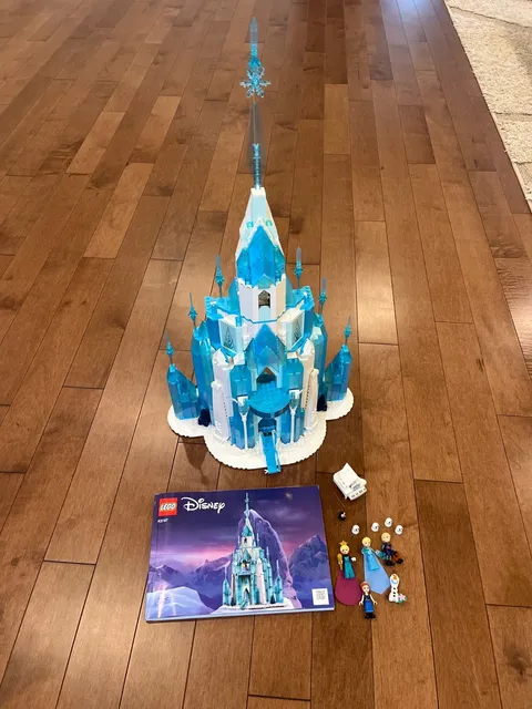 LEGO 43197 Disney Frozen The Ice Castle with Manual .