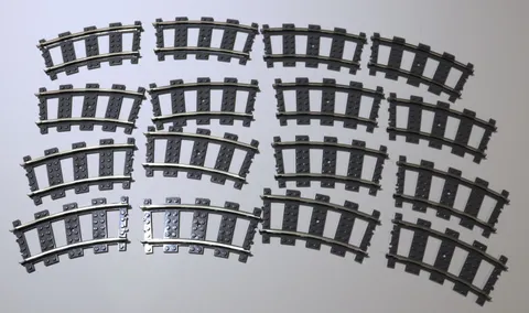 LEGO Vintage - 9V Train - 16 Curved  Pieces of Track (4520)