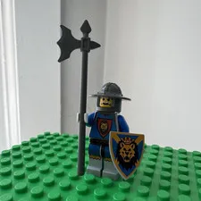 Vintage LEGO Castle Lion Knights Guard Minifigure Halberd Shield Helmet