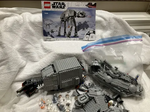 LEGO Star Wars: AT-AT (75288) - Incomplete W/instructions + Other Hoth Figures