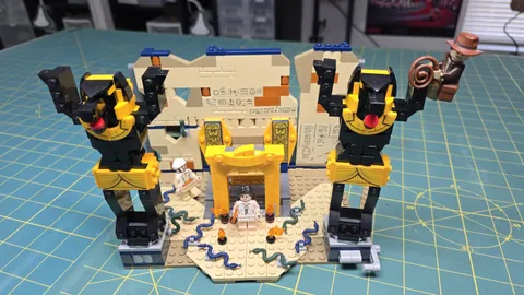 LEGO Indiana Jones: Escape from the Lost Tomb (77013)