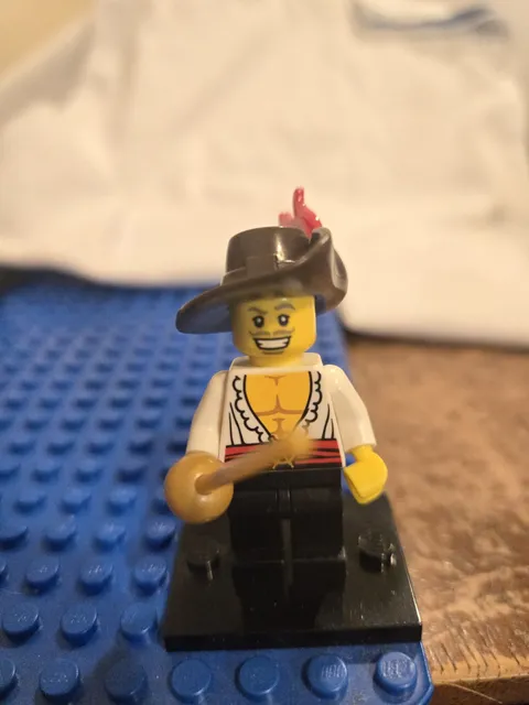 Lego Collectible Minifigure Series 12 Swashbuckler Complete 