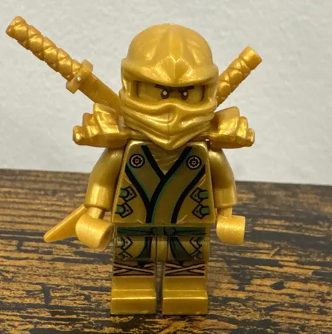 LEGO Ninjago Minifigure Lloyd (Golden Ninja) - The Final Battle njo073 W Weapons