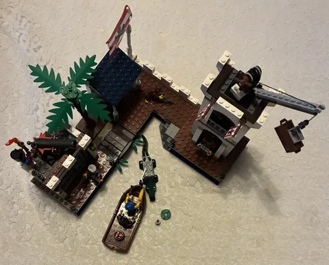 LEGO Pirates: Soldiers' Fort (6242) Used Complete
