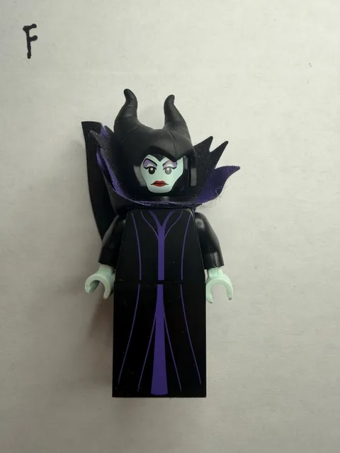 New LEGO Minifigure Series 1 Disney MALEFICENT Minifig Figure