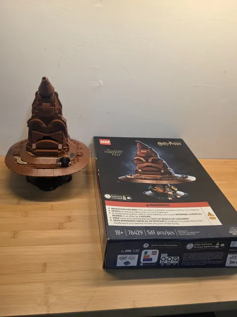 Lego 76429 - Harry Potter Talking Sorting Hat - 561 Pieces - Complete