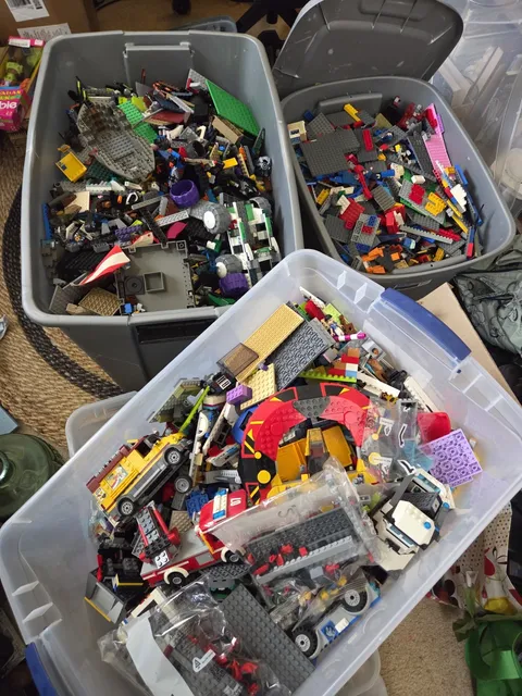 Bulk LEGO Lot - 5 Pounds ONLY - Loose Bricks, Mini Fig Pieces, Accessories, Etc