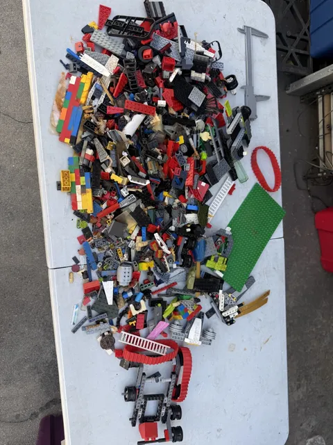 HUGE LEGO LOT OVER 4 LB 11 OZ OF VARIOUS LEGOS LB#1#3