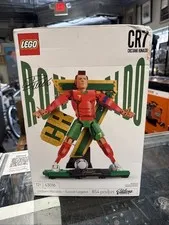 LEGO Editions Cristiano Ronaldo – Soccer Legend NEW World Cup Damaged Box