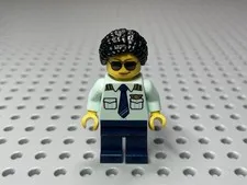 LEGO Minifigure Passenger Plane Pilot Female Light Aqua Uniform cty1678 60367