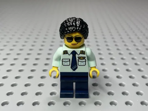 LEGO Minifigure Passenger Plane Pilot Female Light Aqua Uniform cty1678 60367