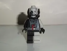Lego Star Wars Darth Vader Battle Damaged SW0180 Minifigure 7672 Authentic 