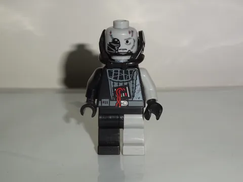 Lego Star Wars Darth Vader Battle Damaged SW0180 Minifigure 7672 Authentic 