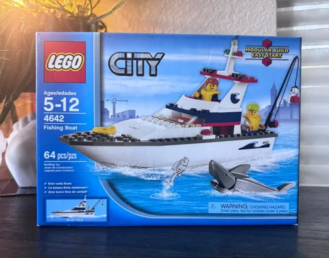 LEGO City Fishing Boat 4642 Factory Sealed Retired New in Box Rare 2011
