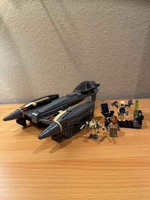 LEGO Star Wars 8095 General Grievous' Starfighter Complete W/Instructions