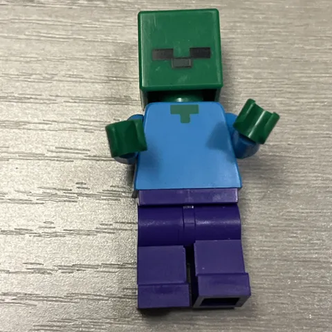 LEGO Minecraft - Zombie Minifigure With Dark Purple Legs, min028