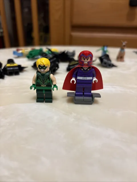 LEGO Green Arrow SH0153 & Magneto SH0119 Bundle