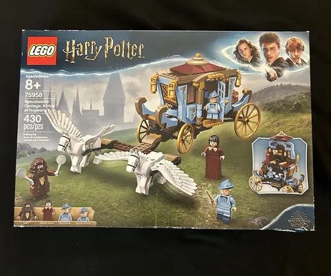 BOX DAMAGE - LEGO Harry Potter 75958 Beauxbatons' Carriage Arrival at Hogwarts