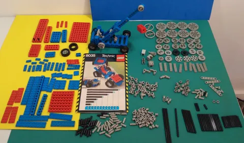 LEGO Technic Lot -- 364 Pieces w/ 8035 Universal Building Set, Instructions