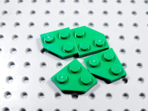 LEGO Lot of 4 Green 2x2 Cut Corner Plates BM