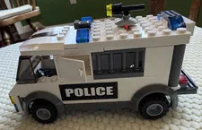 LEGO CITY: Prisoner Transport (7245)