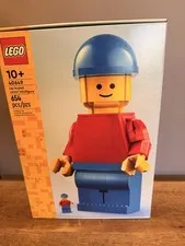 LEGO Up-Scaled LEGO Minifigure BrickHeadz 40649 Set 654 pcs Display Stand
