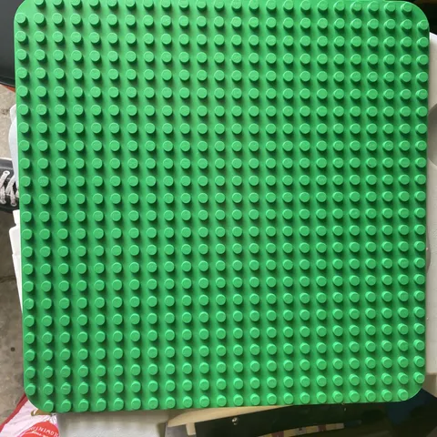 LEGO Duplo Large Green 15" x 15" Base Plate Platform 24 x 24 Dots Rounded Edge
