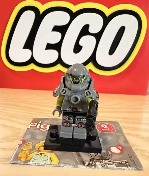 Lego CMF Series 9 Alien Avenger Minifigure With Accessory