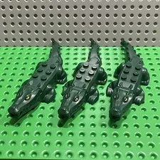 3 LEGO Dark Green Alligator / Crocodile 20 Teeth Yellow Eyes 18904C01PB01