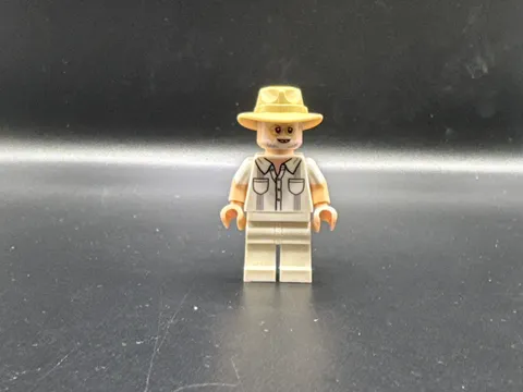 LEGO MINIFIGURE JURASSIC WORLD JOHN HAMMOND - SHIRT WITH 2 POCKETS JW057