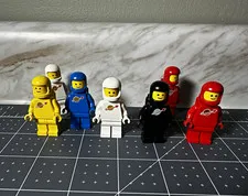 LEGO Classic Space Spaceman Minifigure Lot of 7 - Red Blue White Black yellow
