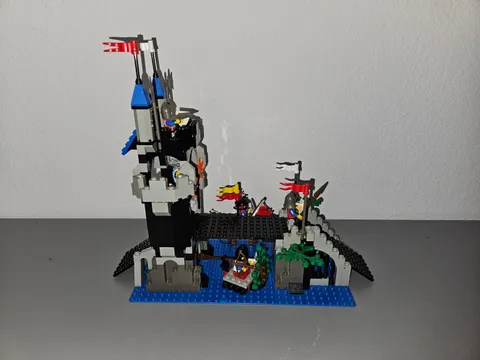 LEGO Castle: Royal Drawbridge (6078)