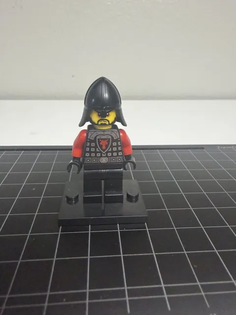 LEGO Castle Dragon Knight Minifigure 70402 cas525