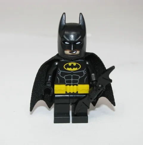 Lego DC Superheroes Minifigure Batman Sh0318 with utility belt Batarang