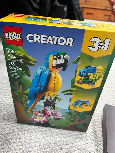 LEGO CREATOR: Exotic Parrot (31136) Full set with instructions