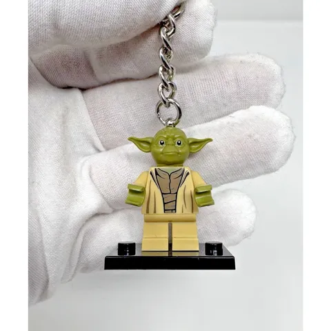 Yoda LEGO Minifigure Keychain Star Wars - No Key Ring , Free Base EUC