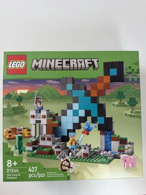 LEGO 21244 Minecraft The Sword Outpost  Retired New factory  Sealed