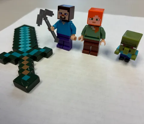 Lego Minecraft Lot 2 Minifigures Steve and Alex Pickaxe 21128 + 2 Minecraft Toys