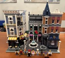 LEGO Creator Expert: Assembly Square 10255 100% Complete (No Instructions)