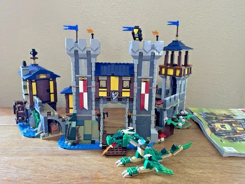 LEGO CREATOR: Medieval Castle (31120) Complete w/ Instructions No Minifigs