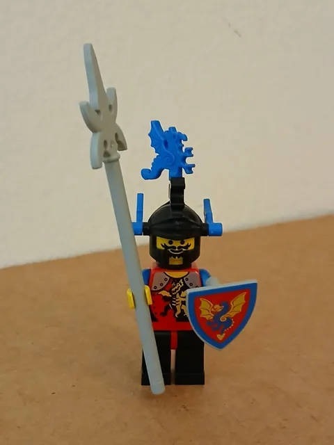 Lego Dragon Master BLUE Plumes Cape 6105 6048 Shield Pike Knight Castle Vintage