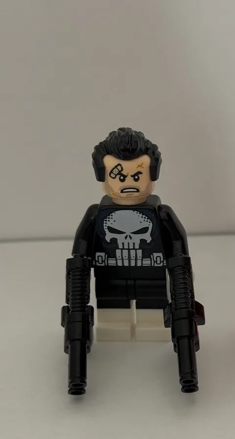 NEW LEGO Punisher Minifigure sh0722 76178 Spiderman Brand new Day Marvel