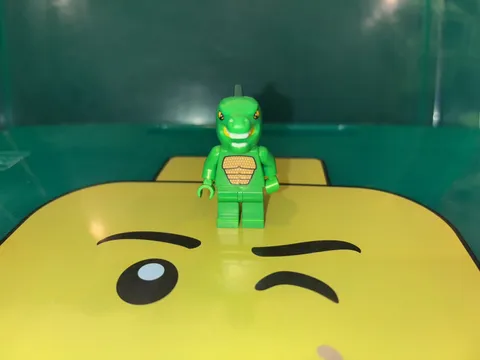 LEGO Series 5 Collectible Minifigure Lizard Man - Dino Man Dinosaur
