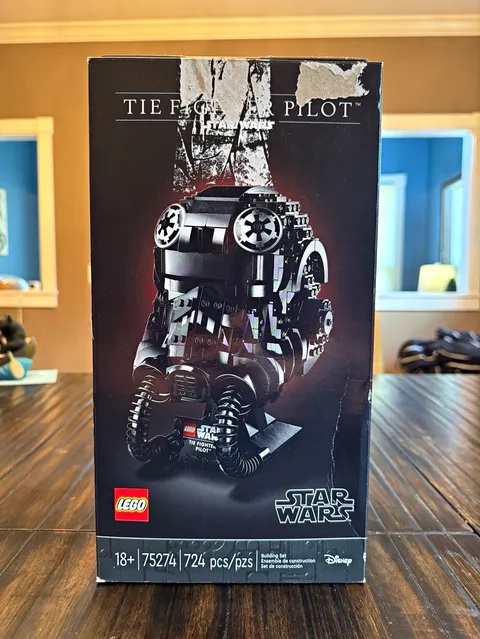 LEGO Star Wars Helmet Collection TIE Fighter Pilot Helmet 75274 724pcs