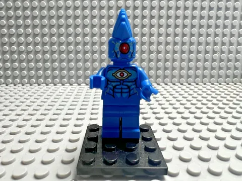 LEGO DC Comics Super Heroes Minifigure - OMAC - SH0523 from set 76111